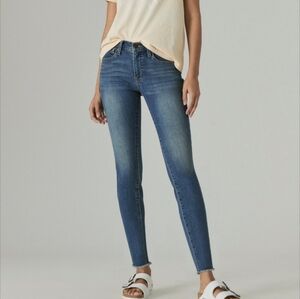 Ava Midrise Skinny Jeans- luckbrand size 4 NWT